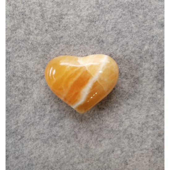 Oranžā kalcīta sirds 6.5cm