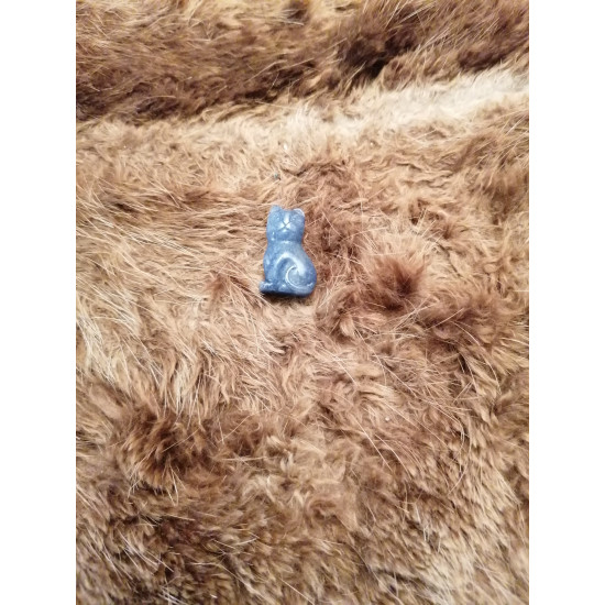 Zilā kalcīta kaķis kulons